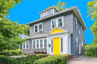 Vintage Brookline Home 1 Minute from Mbta