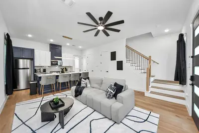 Image de Spacious 2br Near Nrg + Downtown