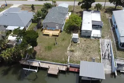 Image de Brand New Waterfront 3 Bedroom with dock