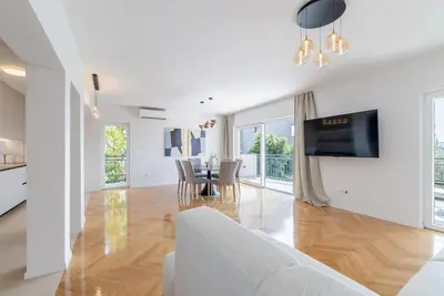 Image de Appartement de trois chambres avec le balcon Podstrana, Split (A-24885-a)