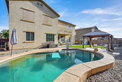 Image de Desert Oasis w/ Fire Pit: 6 Mi to Cardinals Games