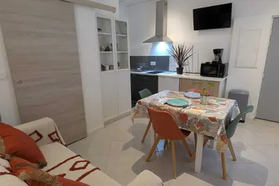 Image de Appartement cosy 2/4 personnes avec piscine au centre de Ruoms