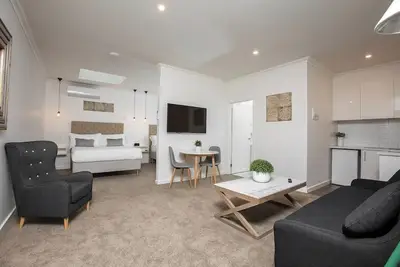 Image de Newington Apartments - Apt 5 Twin Queen, New!