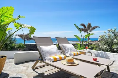 Image de 1. 4 Amapola Ocean -recently renovated, ocean front