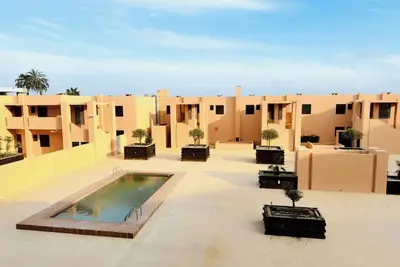 Image de Beachfront Apartment Playa d'en Bossa | Groups & Families Welcome