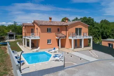 Villa Paola Vinez in Labin