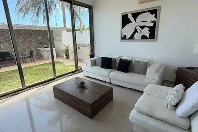 Image de Luxury home with pool and Bbq