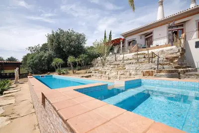Image de Villa « Casa Miradouro » avec vue mer, piscine partagée et climatisation