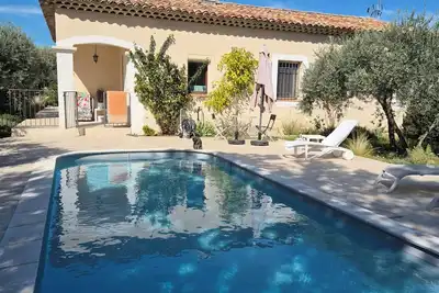 Image de Maison de plein pied avec piscine
