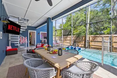 Image de 6 Bedroom/7Bathroom•Heated Pool• Hot Tub• Gym•Game Room•Outdoor Bar• Near Beach