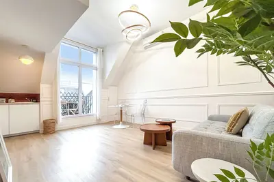 Image de Lv 2 Au coeur de L'Avenue des Champs-Elysées