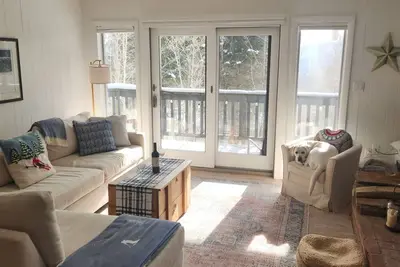 Image de Lovely 2-bedroom condo in Bromley Village perfect for a relaxing getaway