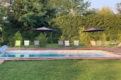 Image de Maison dans le Beaujolais, 250m2, 6 Chambres, Piscine 9x5, jardin de 5000m2.