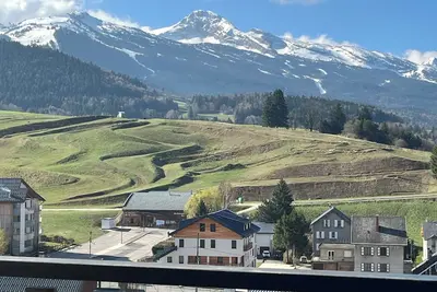 Image de Nouveau - Charmant T2 avec vue, centre village, au calme et facile d'accès.