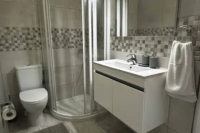 Image de Seafront Stay - Modern Apartment