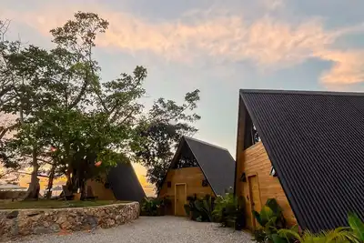 Image de Cabin Cinnamon / 2 bedroom cabin in / Jacuzzi / Romantic Nature with Ac