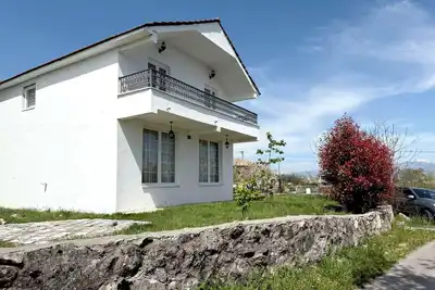Image de Peacefull  3bdr Country House w/ Yard - 15min from Podgorica