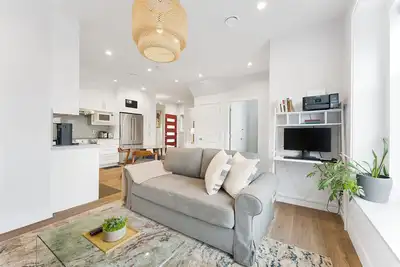 Image de Convenient 3 Bedroom in Heart of East Vancouver