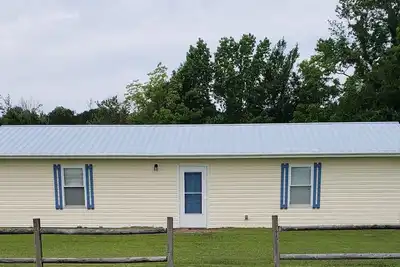 Image de Cozy 2 bedroom home for hunting or fishing in Hyde County, North Carolina