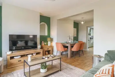 Image de Perfect Booking | 4 Bed Home with Garden Dining