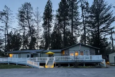 Image de Lakeview Lakeside Retreat • 4br • Huge Deck • Dog-Friendly • Ada Accessible