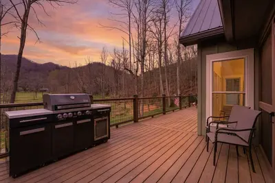 Image de Private Ranch Escape • Hot Tub • Game Room • Grill
