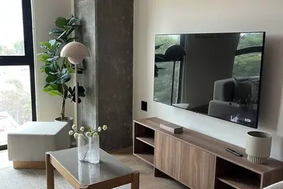 Image de Modern luxury apartment one block from Expo Gdl - World Cup visitors welcome!