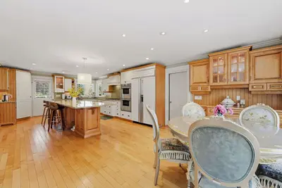 Image de Spacious 4br Retreat near Surrey Parks & Beaches