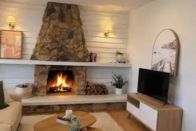 Image de McCrae Beach House Fully Renovated - Short Walk to Beach - Pet Friendly