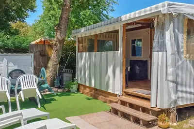 Image de Jolie caravane (statique) à Sainte-Eulalie-en-Born