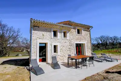 Image de Superbe maison à Mazan avec Wi-Fi