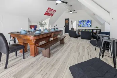 Image de Brand New 8 Br Double Unit House near Downtown