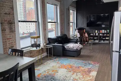 Image de Luxury Downtown Loft w/ Skyline Views, Minutes from Nfl Draft