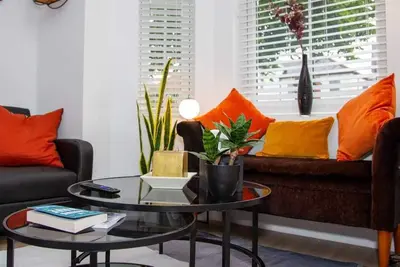 Image de Modern 3 Bed Farnborough Apartment with Parking Garden and WiFi