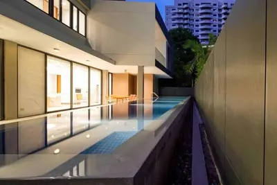 Image de Villa Ekkamai Premium de 6 chambres avec piscine et home cinéma