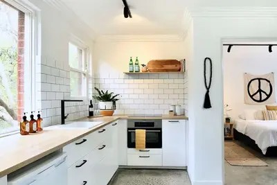 Image de Family‑friendly beach retreat in central Cronulla, just 350m from the beach U3