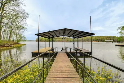 Image de Lake Barkley Fishing Getaway w/ Private Dock!