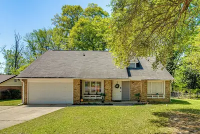 Image de Explore Atl! Chic Home Base Near Mercedes-Benz