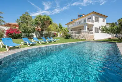 Image de Villa à Marbella pour 16 personnes – Piscine chauffée