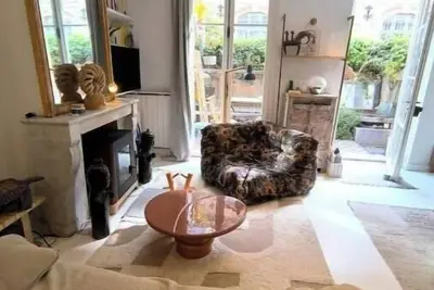 Image de Duplex terrasse ensoleillée à Montmartre – esprit maison au pied du Sacré-Cœur