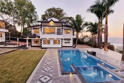 Image de Farmstead-Ayu Haven by Divit