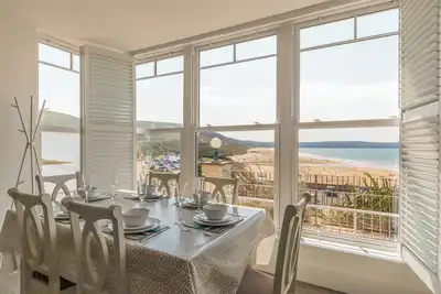 Image de Luxury Beach Side Apartment - 3 Ensuite Bedrooms