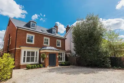 Image de Large 6br House near Goodwood, Garden & Parking
