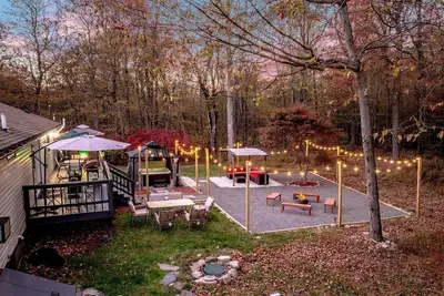 Image de Private Pocono Retreat on 2+ Acres\nHot Tub• Game Room• Sleeps Groups Comfortably