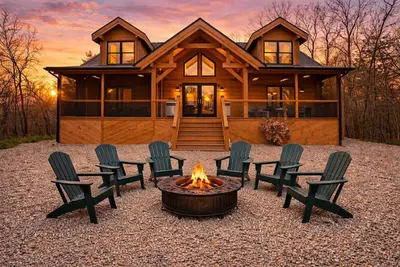 Image de Family-friendly cabin with game room and backyard!