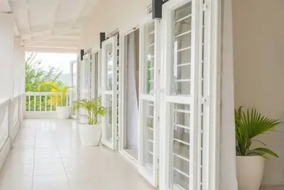 Image de Flamboyant House - Stunning 4 Bedroom Villa Close To Antigua's Best Beaches