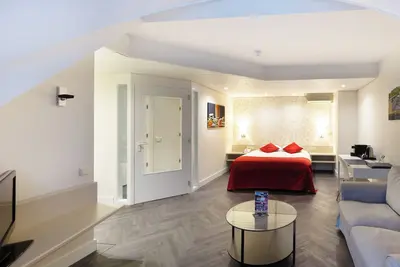 Image de A Welcoming Escape with On-site Restaurant, Free Parking, and Quiet Comfort