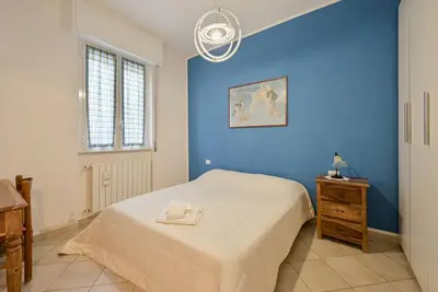 Image de Comfortable 75 sqm apartment, accommodating up to 6 people, located on the second floor of a building without an elevator. The property is located in Luni Mare, in a well-served residential area. The location is convenient, a short distance from the sea a
