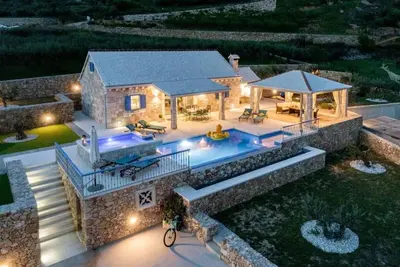 Image de Charming 5*Villa With Pool