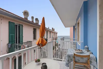 Image de Maison de vacances 'Perla Azzurra di Riviera' avec vue mer, balcon et climatisation